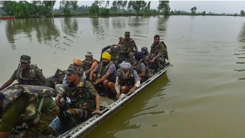 এশিয়ার বন্যায় ১ হাজার প্রাণহানি, সেনাবাহিনী মোতায়েন